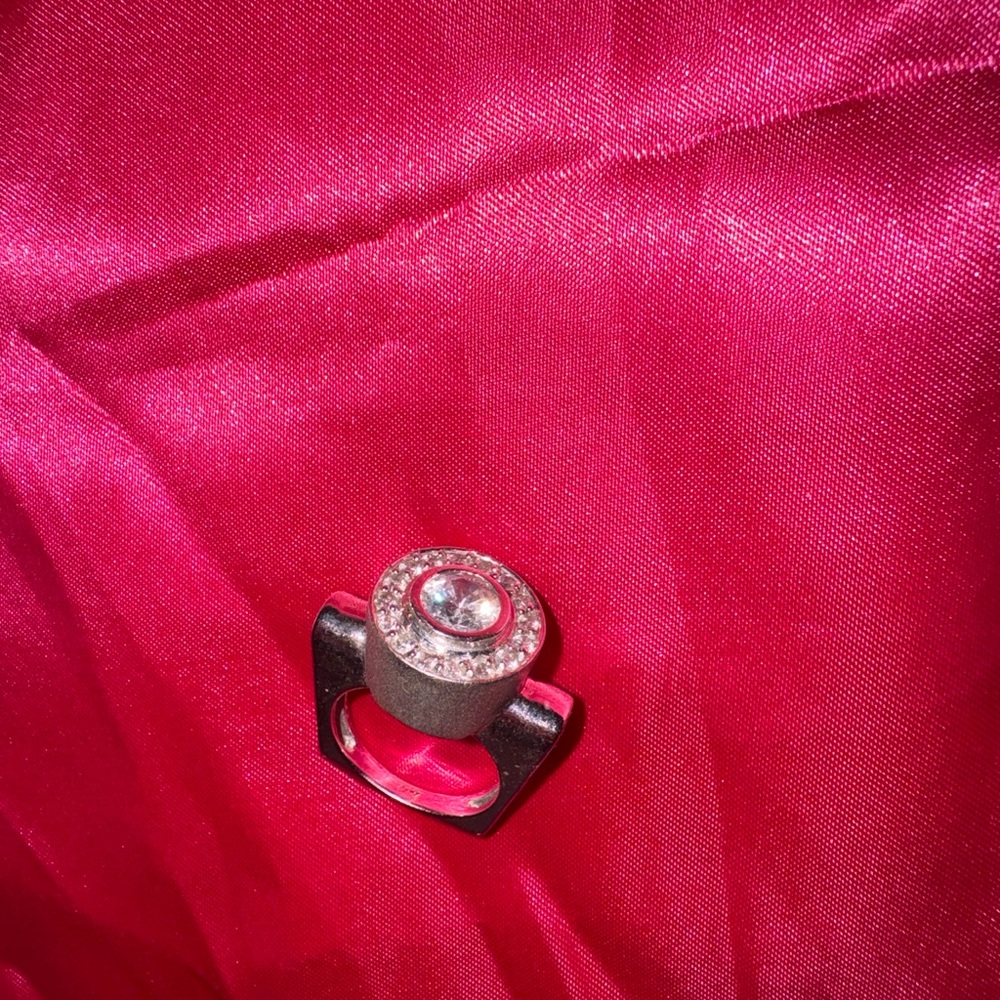 Beautiful Ring - Picture 8 of 8